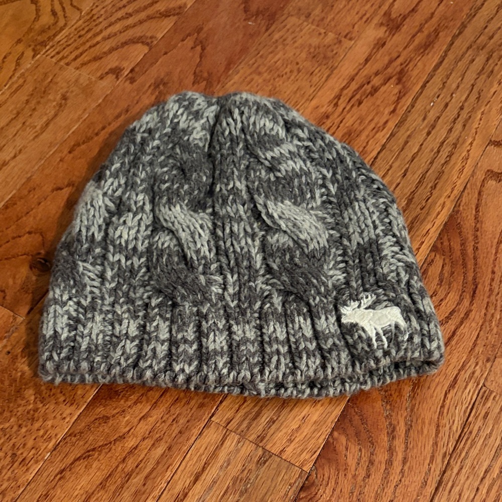 Vintage Abercrombie & Fitch Gray Wool Cable Knit Beanie with Moose Logo